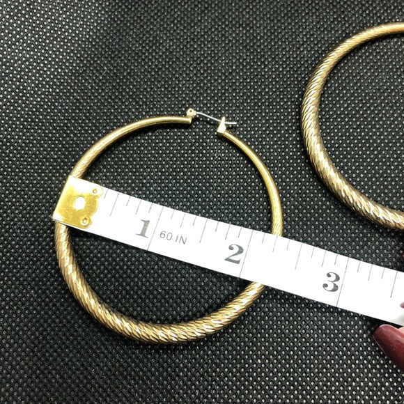 Gold hoop earrings - Picture 6 of 6